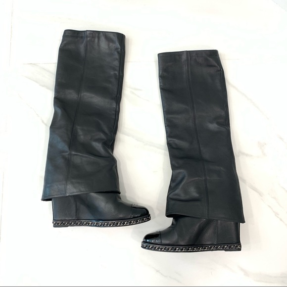 SOLD. CHANEL boots 38 run small - Picture 6 of 14